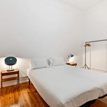 Beautiful 2 Bedroom Apartment In Lisbon Apartman