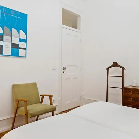 Beautiful&Spacious 2-Bed Apt Sleeps 6 in Lisbon Lisboa