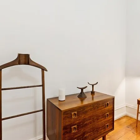 Apartamento Beautiful&Spacious 2-Bed Apt Sleeps 6 in Lisbon *
